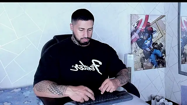 Snapshot of Cristian_Walker chatting on 19, 12, 2025 Cristian Walker online show from 19, 12, 2025