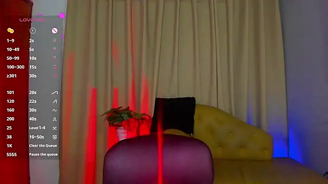 Snapshot of StarMilf chatting on 25, 2, 2025 StarMilf online show from 25, 2, 2025