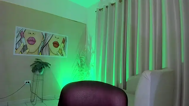 Snapshot of StarMilf chatting on 19, 9, 2025 StarMilf online show from 19, 9, 2025