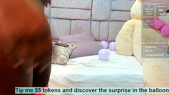 Snapshot of amina_west chatting on 2, 11, 2025 amina west online show from 2, 11, 2025