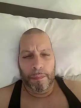 Snapshot of Just2much chatting on 6, 3, 2025 Just2much online show from 6, 3, 2025