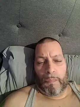 Snapshot of Just2much chatting on 17, 3, 2025 Just2much online show from 17, 3, 2025