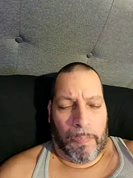 Snapshot of Just2much chatting on 3, 11, 2025 Just2much online show from 3, 11, 2025