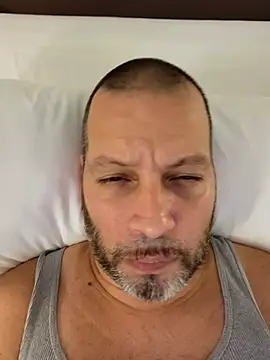 Snapshot of Just2much chatting on 20, 11, 2025 Just2much online show from 20, 11, 2025