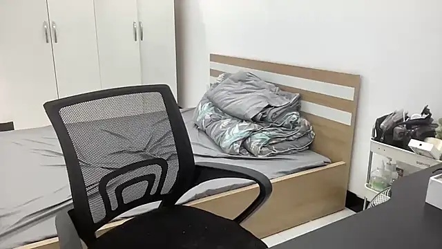 Louis Baby online show from 11, 9, 2025