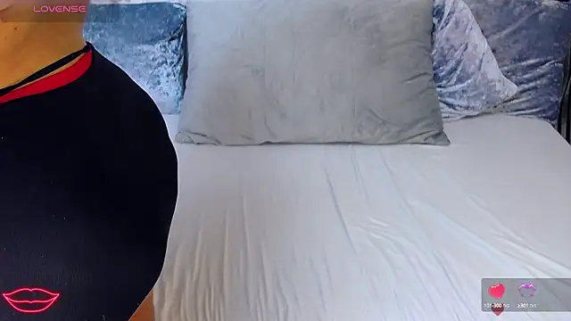 Snapshot of Valeri_wow_Boobs chatting on 12, 12, 2024 Valeri wow Boobs online show from 12, 12, 2024