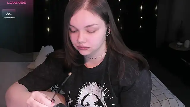 Snapshot of EvaBae chatting on 10, 12, 2024 EvaBae online show from 10, 12, 2024