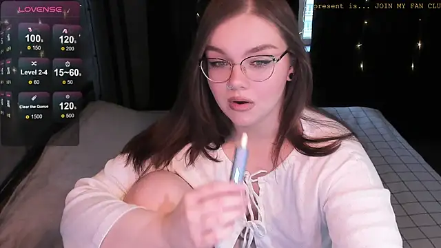 Snapshot of EvaBae chatting on 24, 12, 2024 EvaBae online show from 24, 12, 2024