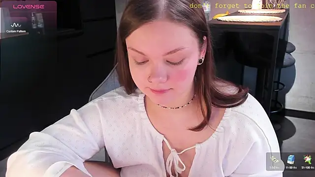Snapshot of EvaBae chatting on 9, 1, 2025 EvaBae online show from 9, 1, 2025