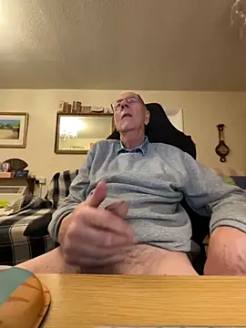 Snapshot of cutaboverest chatting on 28, 11, 2025 cutaboverest online show from 28, 11, 2025