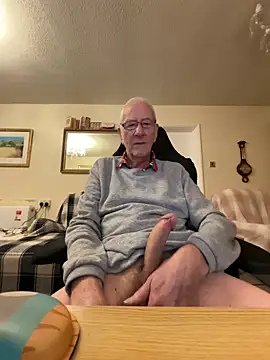 Snapshot of cutaboverest chatting on 18, 12, 2025 cutaboverest online show from 18, 12, 2025