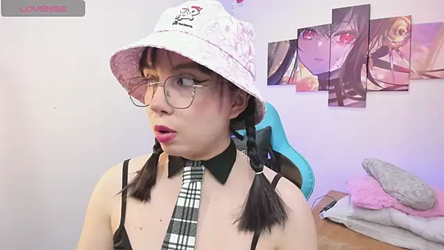 Julieta cott online show from 26, 6, 2026
