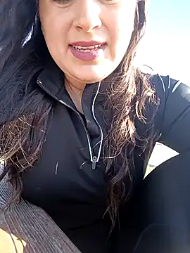 Snapshot of GatitaXD27 chatting on 3, 2, 2025 GatitaXD27 online show from 3, 2, 2025