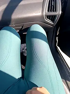 Snapshot of GatitaXD27 chatting on 4, 2, 2025 GatitaXD27 online show from 4, 2, 2025