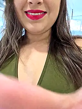 Snapshot of GatitaXD27 chatting on 3, 10, 2025 GatitaXD27 online show from 3, 10, 2025