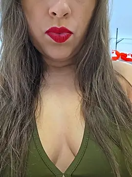 Snapshot of GatitaXD27 chatting on 30, 10, 2025 GatitaXD27 online show from 30, 10, 2025