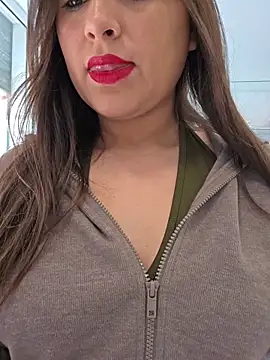 Snapshot of GatitaXD27 chatting on 24, 11, 2025 GatitaXD27 online show from 24, 11, 2025