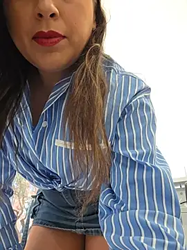 Snapshot of GatitaXD27 chatting on 5, 12, 2025 GatitaXD27 online show from 5, 12, 2025