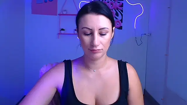 Snapshot of Loren_Moa chatting on 12, 11, 2025 Loren Moa online show from 12, 11, 2025