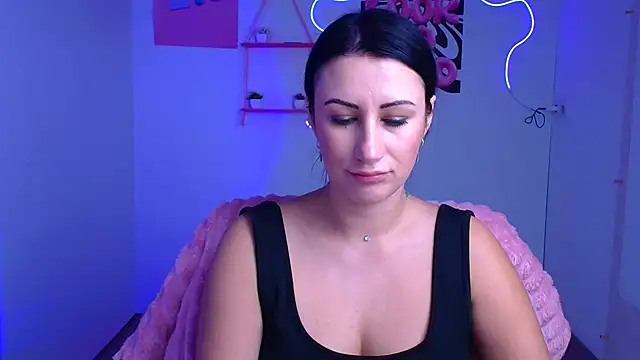 Snapshot of Loren_Moa chatting on 21, 11, 2025 Loren Moa online show from 21, 11, 2025