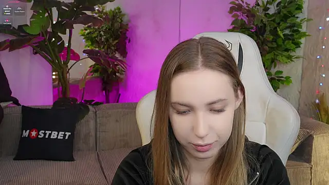 Snapshot of Linda054 chatting on 13, 1, 2025 Linda054 online show from 13, 1, 2025