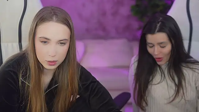 Snapshot of Linda054 chatting on 16, 2, 2025 Linda054 online show from 16, 2, 2025