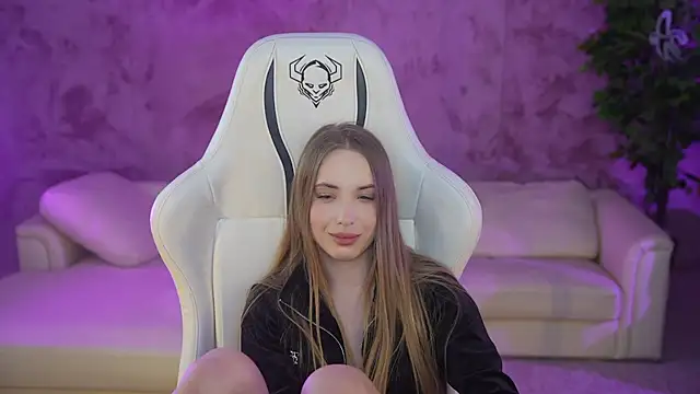 Snapshot of Linda054 chatting on 16, 2, 2025 Linda054 online show from 16, 2, 2025