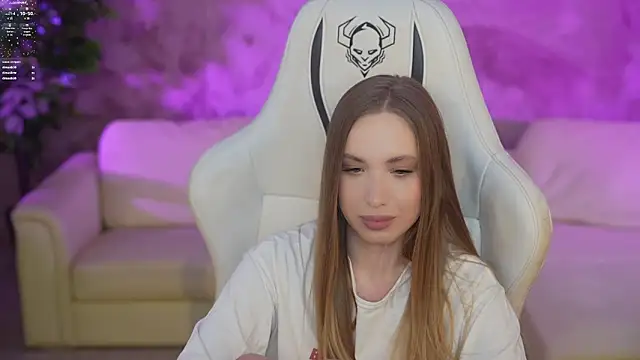 Snapshot of Linda054 chatting on 18, 2, 2025 Linda054 online show from 18, 2, 2025