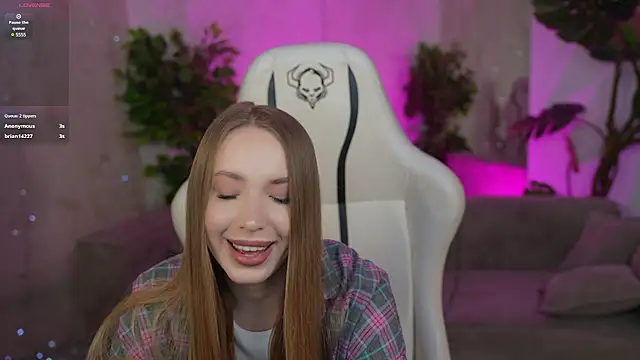 Snapshot of Linda054 chatting on 22, 2, 2025 Linda054 online show from 22, 2, 2025