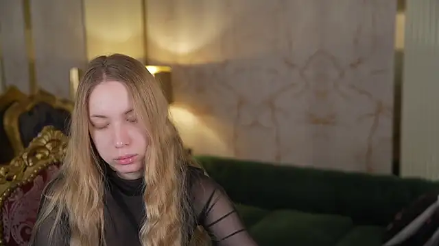 Snapshot of Linda054 chatting on 10, 11, 2025 Linda054 online show from 10, 11, 2025