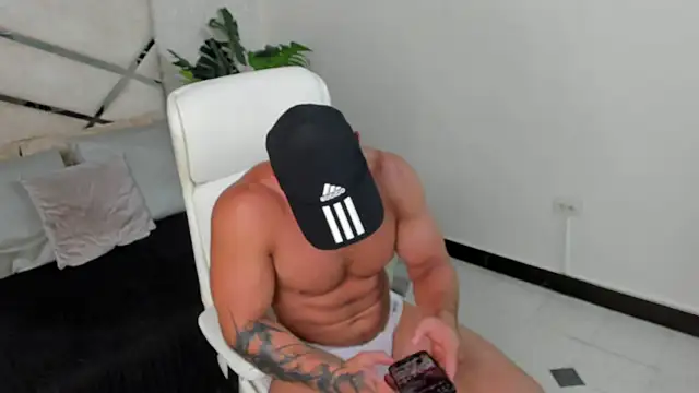 Snapshot of mike_belle chatting on 11, 3, 2025 mike belle online show from 11, 3, 2025