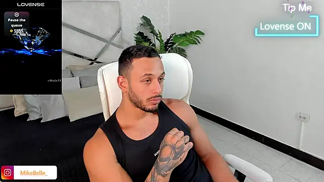 Snapshot of mike_belle chatting on 12, 3, 2025 mike belle online show from 12, 3, 2025