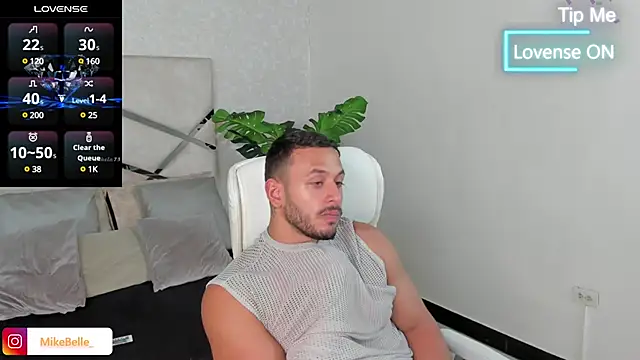 Snapshot of mike_belle chatting on 14, 3, 2025 mike belle online show from 14, 3, 2025