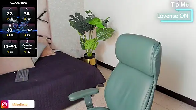 Snapshot of mike_belle chatting on 21, 9, 2025 mike belle online show from 21, 9, 2025