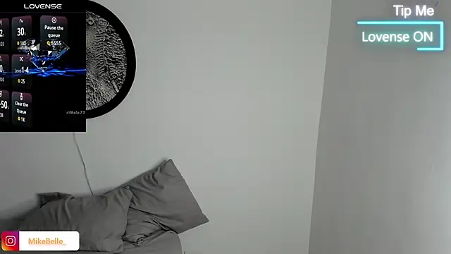 Snapshot of mike_belle chatting on 28, 11, 2025 mike belle online show from 28, 11, 2025