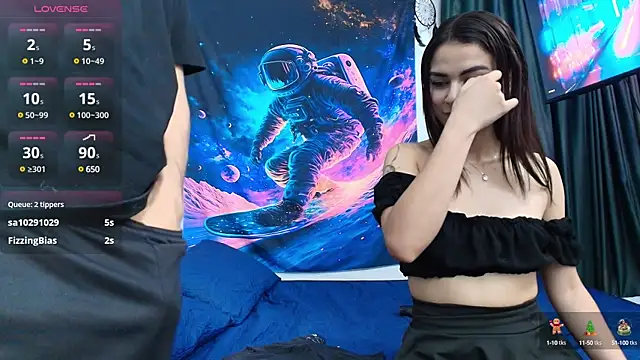 Snapshot of HotCouple_697 chatting on 5, 1, 2025 HotCouple 697 online show from 5, 1, 2025