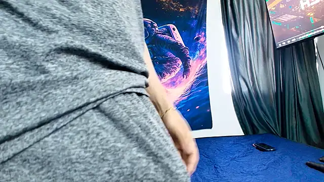 Snapshot of HotCouple_697 chatting on 18, 1, 2025 HotCouple 697 online show from 18, 1, 2025