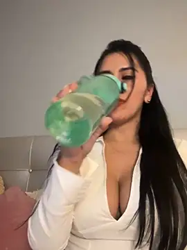 Snapshot of tamara_jay chatting on 27, 1, 2025 tamara jay online show from 27, 1, 2025