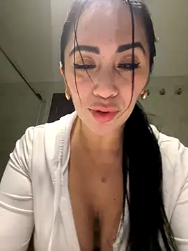 Snapshot of tamara_jay chatting on 4, 12, 2025 tamara jay online show from 4, 12, 2025