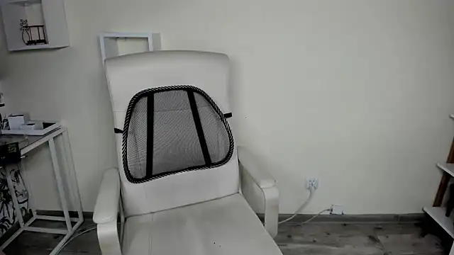 Snapshot of teaseDiana chatting on 10, 12, 2024 teaseDiana online show from 10, 12, 2024