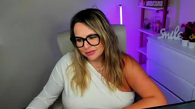 Snapshot of teaseDiana chatting on 12, 3, 2025 teaseDiana online show from 12, 3, 2025