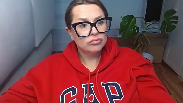 Snapshot of teaseDiana chatting on 6, 10, 2025 teaseDiana online show from 6, 10, 2025