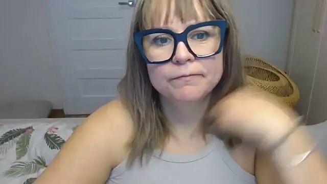 Snapshot of teaseDiana chatting on 21, 10, 2025 teaseDiana online show from 21, 10, 2025