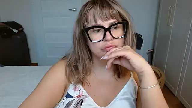 Snapshot of teaseDiana chatting on 28, 10, 2025 teaseDiana online show from 28, 10, 2025