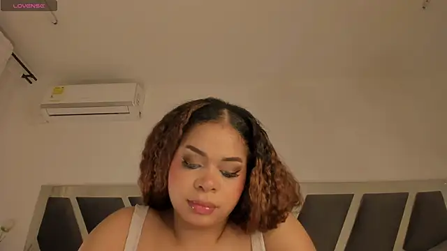 Snapshot of Samanntha_Rose chatting on 30, 10, 2025 Samanntha Rose online show from 30, 10, 2025