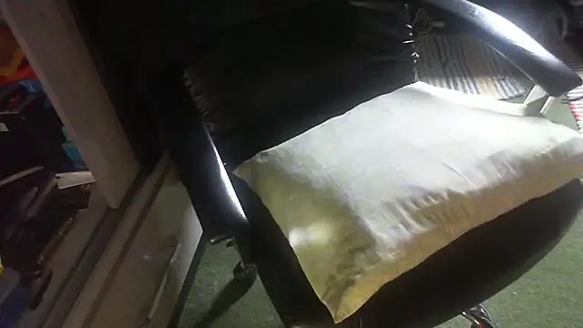 Snapshot of Carte1921 chatting on 28, 10, 2025 Carte1921 online show from 28, 10, 2025