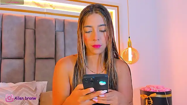 Snapshot of elianabrown chatting on 15, 1, 2026 elianabrown online show from 15, 1, 2026