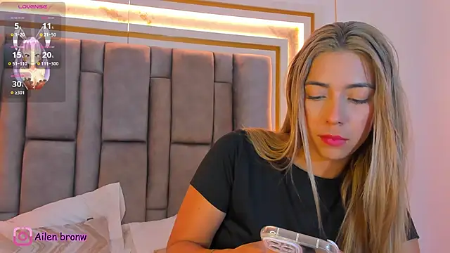 Snapshot of elianabrown chatting on 28, 2, 2026 elianabrown online show from 28, 2, 2026