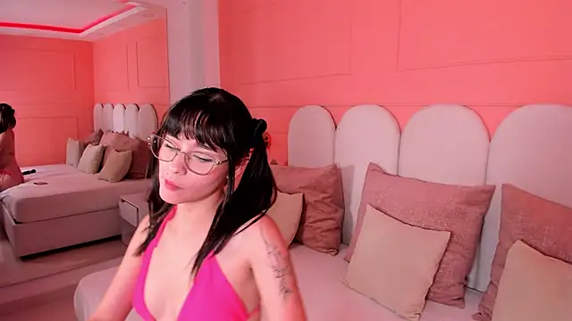 emilly williams  online show from 30, 1, 2025