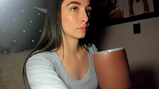 Snapshot of diana_queen_ chatting on 4, 12, 2025 diana queen online show from 4, 12, 2025